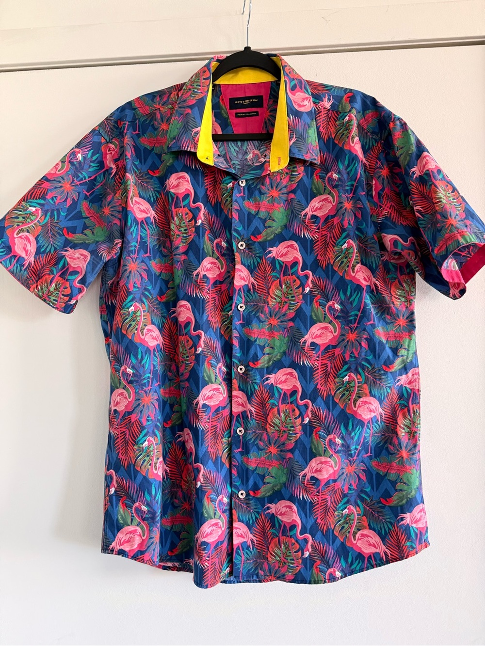 Lloyds and Jefferson Men's Tropical Flamingo Short Sleeve Shirt - Pink/Blue - Picture 1 of 3